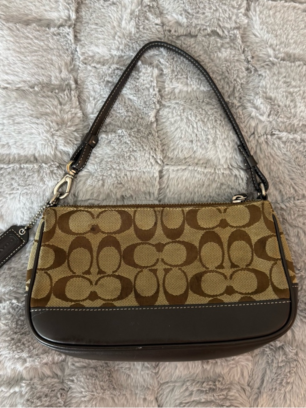 Vintage Coach Signature Shoulder Bag in Brown - Picture 2 of 5